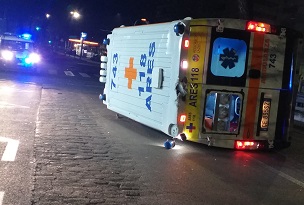 Roma, nella notte ambulanza coinvolta in un incidente. Ugl Salute: “Tragedia sfiorata, sicurezza sul lavoro sia priorità”