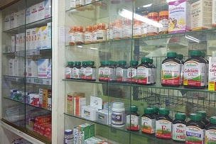 Le farmacie liguri e piemontesi vaccinano di più delle lombarde