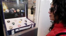 Moonwatch mania: code e tafferugli
