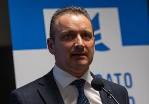 Licenza di aggredire le forze dell'ordine: inaccettabile