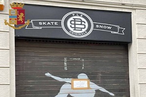 Trovati 9,4 kg di droga in un negozio di skate