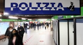 Borseggiatrici aggrediscono operatori di Striscia