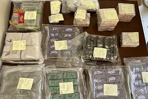 Un arresto per detenzione di armi e droga