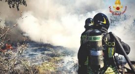 Ennesimo incendio nell'area di piazza d'Armi