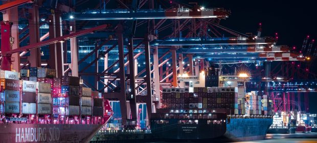 Trasporti e logistica: fatturato in calo e addetti in crescita