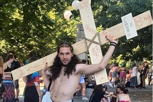 Milano zona di libertà Lgbtq+: i cristiani torneranno nelle catacombe?