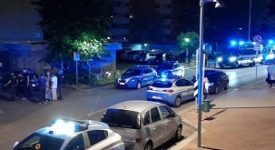 Maxi rissa in via Bolla. Bastonate fra una sessantina di abitanti degli alloggi popolari