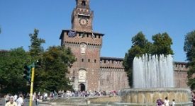 Al Castello Sforzesco di Milano Patti Smith e Bolle Due ore di Blackout in centro