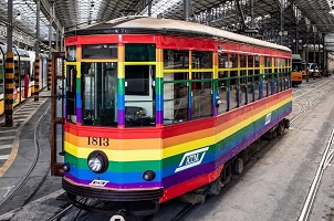 De Corato: tram arcobaleno, ma nessuna denuncia per atti blasfemi e ignorata sicurezza trasporti