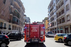Incendio in appartamento 8 feriti 2 gravi