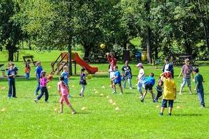Piscina e Giovanati (LEGA): Centri estivi e case vacanza, 1000 famiglie in difficoltà