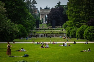 Si torna a innaffiare piante e giardini