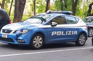 Legato in casa e derubato: 4 arresti