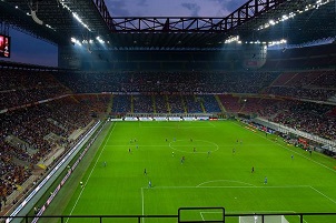 Milan e Inter spendono e spandono ma sullo stadio piangono miseria