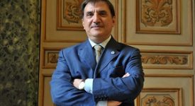 Romano La Russa: anche Ornella Vanoni vittima di una buca in strada Romano la Russa (FdI): bell'esempio la Milano di Sala