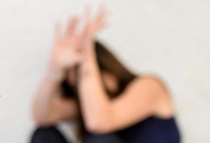 Segregata e abusata dai genitori affidatari