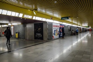 Molestie in metro: due arresti per violenza sessuale