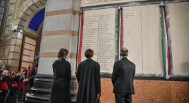 Al Famedio l'omaggio a 14 cittadini illustri