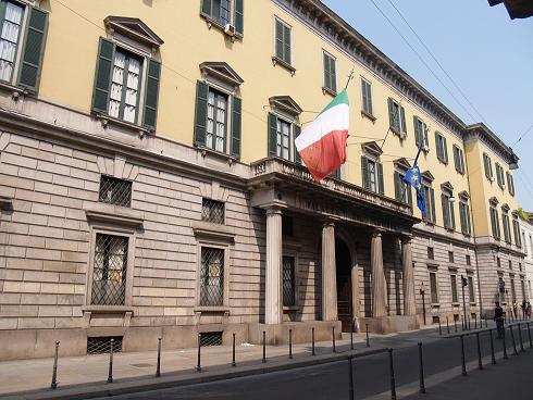 Il Prefetto Sgaraglia consegna targa ricordo al Liceo “A. Volta” di Milano