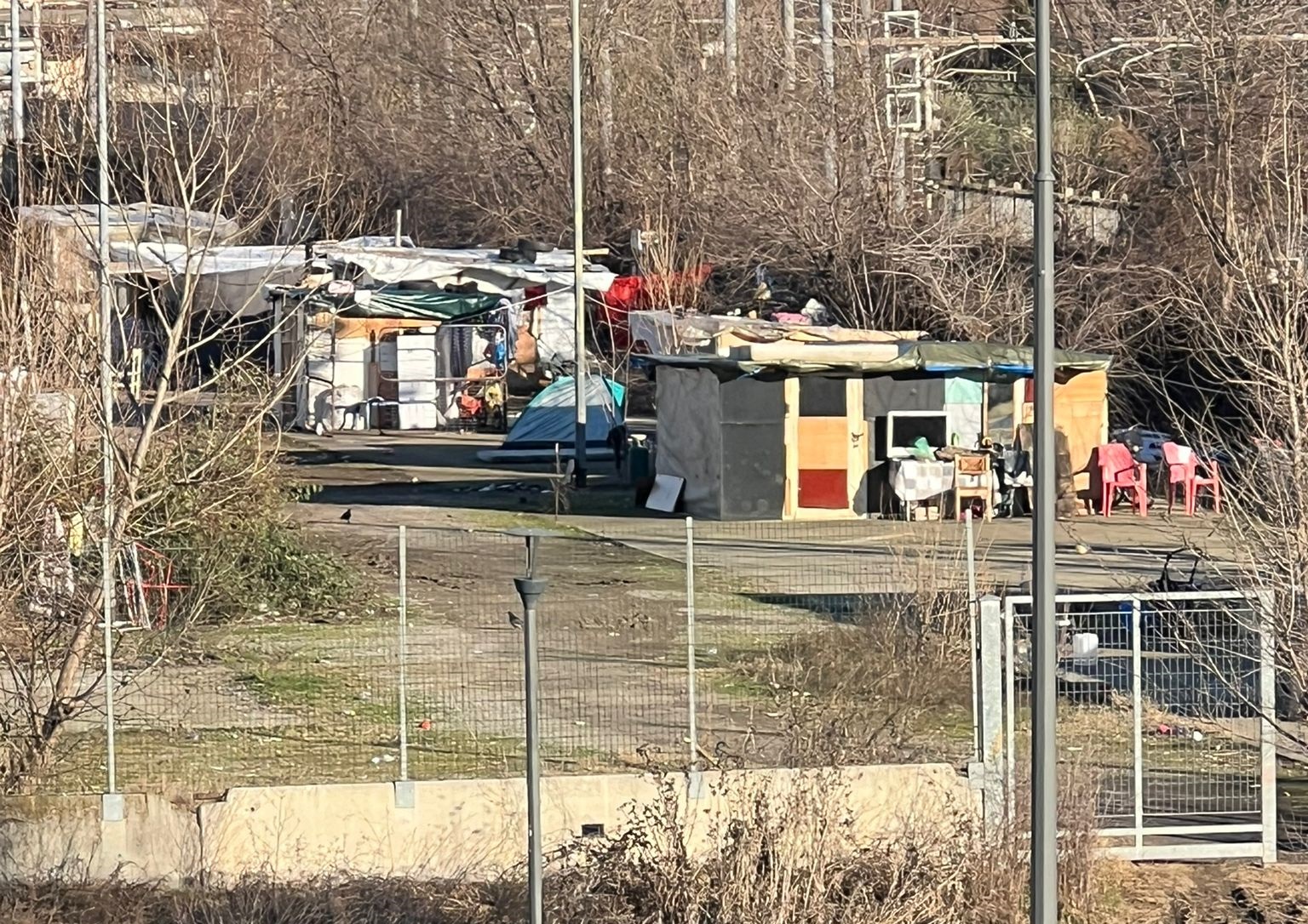 nuova baraccopoli di fianco all'Ortomercato
