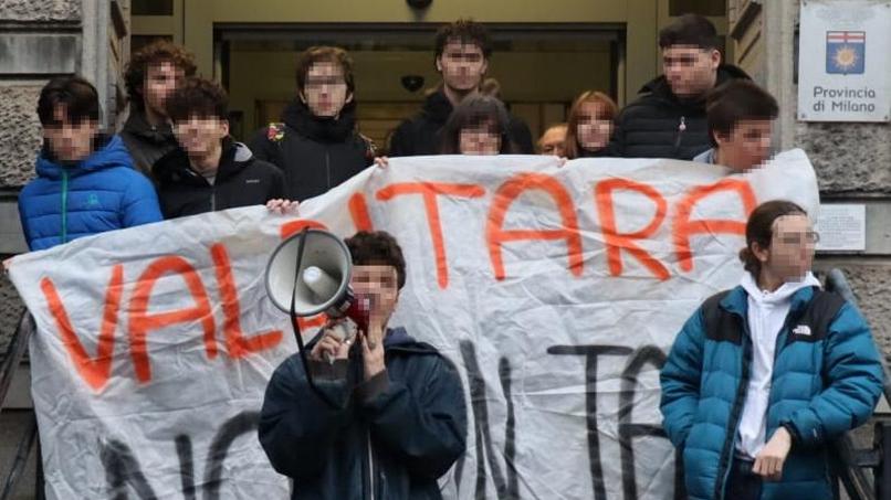 al Bottoni si identifichino gli occupanti