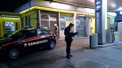 Rapina con sequestro in via Padova