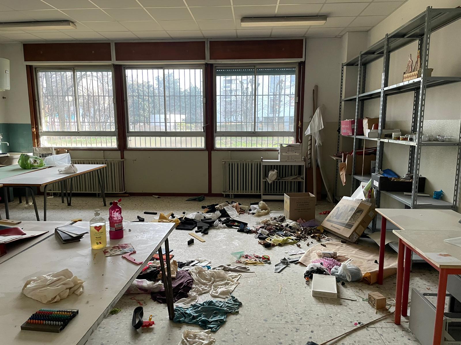 scuola di via Vallarsa trasformata in centrale di spaccio