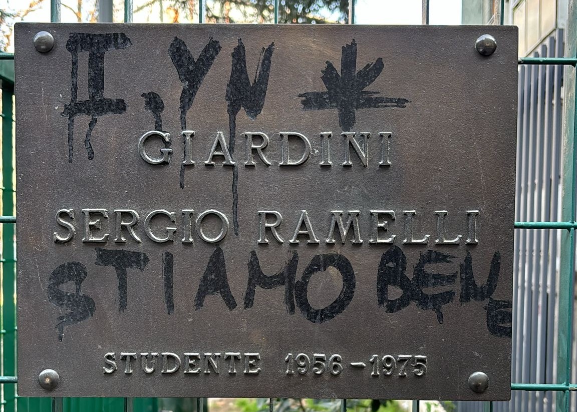 imbrattata la targa in memoria di Sergio Ramelli
