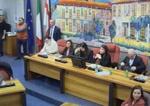 Il Consiglio Comunale va in periferia, ma Sindaco e Giunta non si fanno vedere
