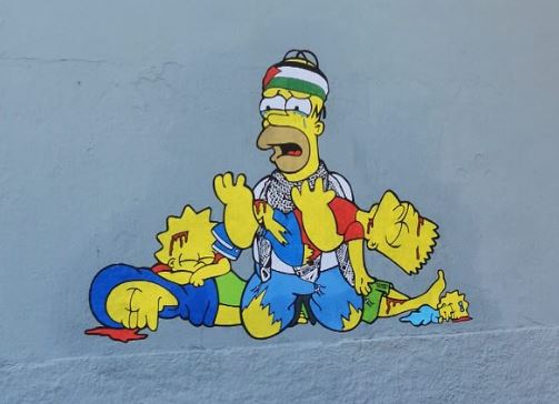 Murales con Simpson palestinesi in via Padova