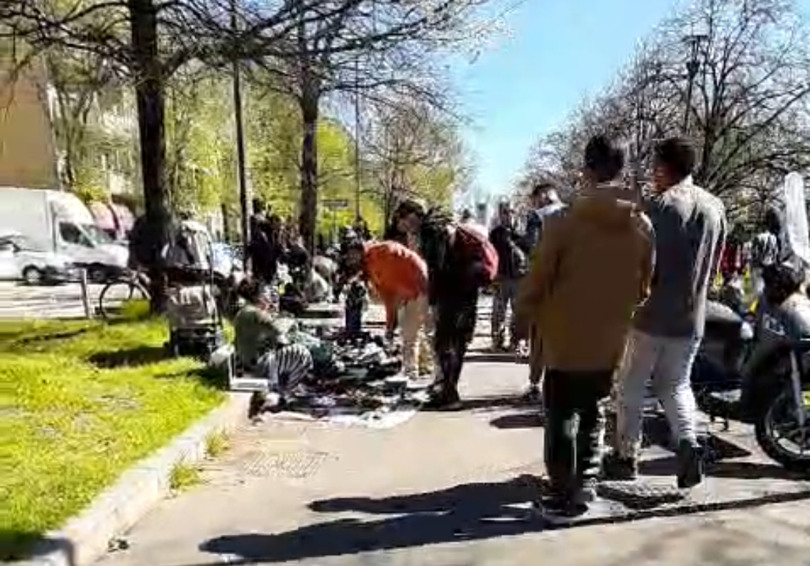 Piazzale Cuoco: dopo gli interventi spot torna il mercato abusivo