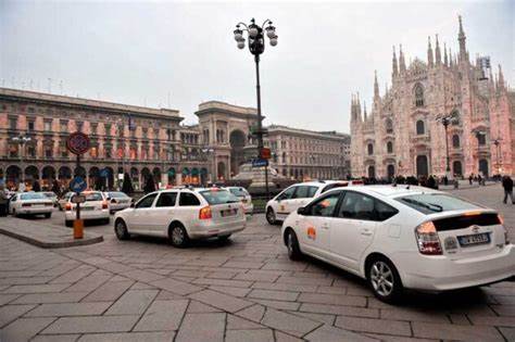 De Corato (FdI): Sala cancella altri due parcheggi di taxi