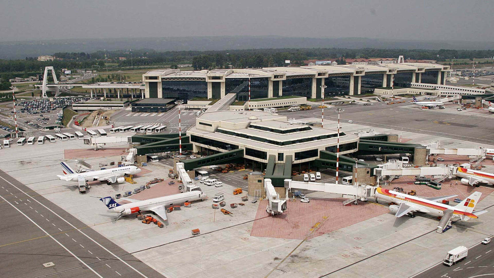 Anarchici sbagliano aeroporto e atterrano in cella