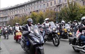 Manifestazione dei motociclisti contro il Comune