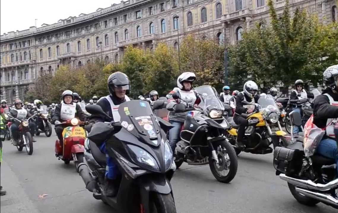 Manifestazione dei motociclisti contro il Comune