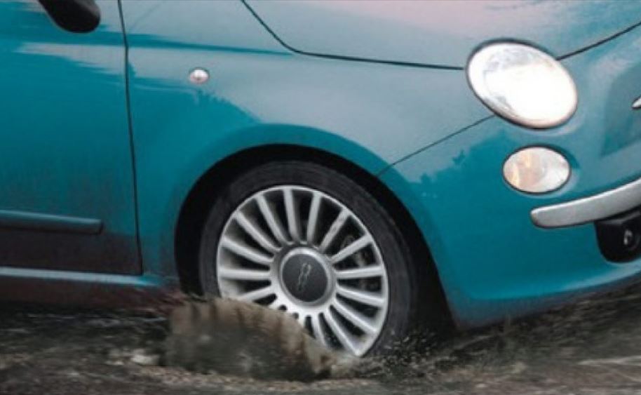 in tre anni 1.450.000 euro per risarcire gli automobilisti danneggiati dalle buche