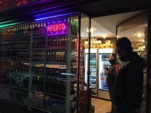 Sala favorisce minimarket e massacra italiani