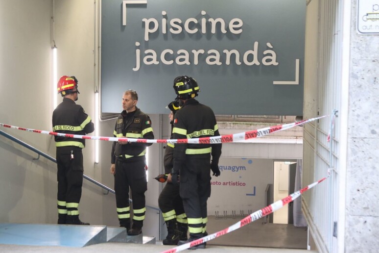 Vapori di cloro in piscina 41 intossi